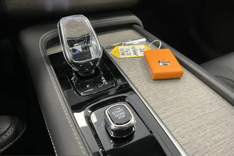 Volvo XC90 din 2023 cu 59.618 km - oferta VOL208119 - foto 24