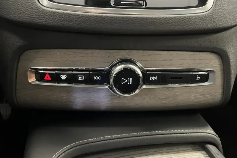 Volvo XC90 din 2023 cu 59.618 km - oferta VOL208119 - foto 25