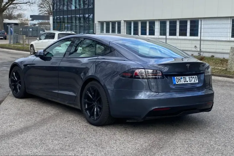 Tesla Model S din 2024 cu 56.555 km - oferta TES208121 - foto 35