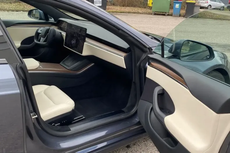 Tesla Model S din 2024 cu 56.555 km - oferta TES208121 - foto 40