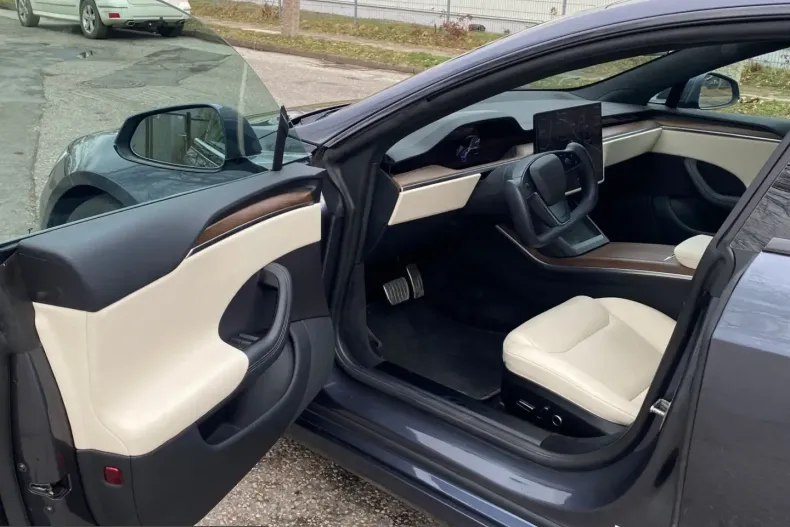 Tesla Model S din 2024 cu 56.555 km - oferta TES208121 - foto 44