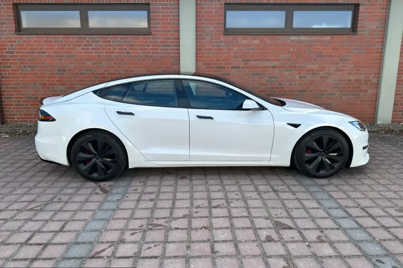 Tesla Model S din 2023 cu 36.989 km - oferta TES208124 - foto 3