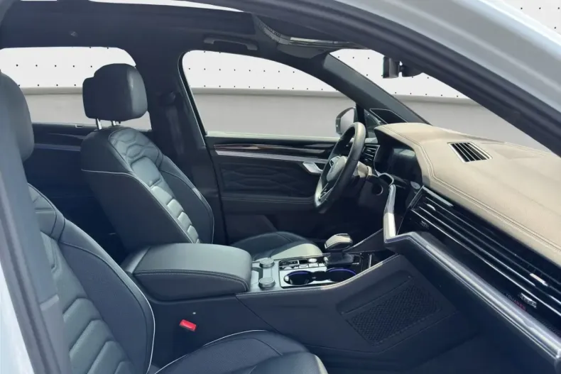 Volkswagen Touareg din 2025 cu 37.000 km - oferta VOL208126 - foto 5