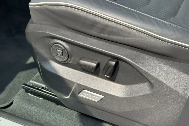 Volkswagen Touareg din 2025 cu 37.000 km - oferta VOL208126 - foto 16