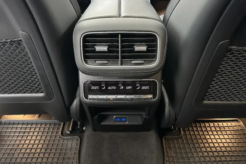 Mercedes-Benz GLE 450 (Clasa GLE) din 2023 cu 29.262 km - oferta MER208158 - foto 18