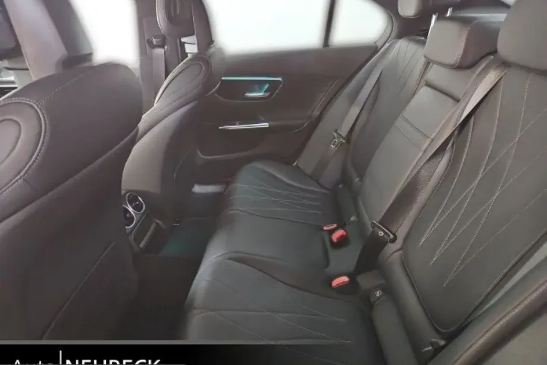 Mercedes-Benz C 43 AMG (Clasa C) din 2023 cu 18.700 km - oferta MER208171 - foto 15