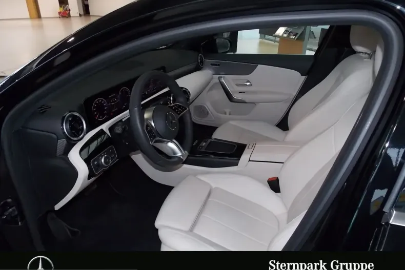 Mercedes-Benz A 250 (Clasa A) din 2024 cu 13.800 km - oferta MER208175 - foto 6