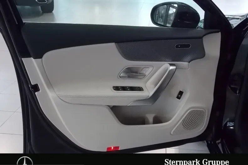 Mercedes-Benz A 250 (Clasa A) din 2024 cu 13.800 km - oferta MER208175 - foto 17