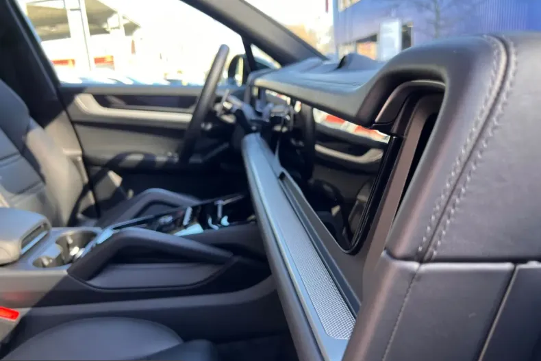 Porsche Cayenne din 2025 cu 14.500 km - oferta POR208181 - foto 13