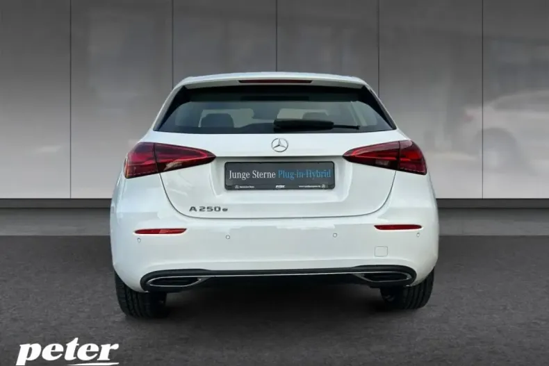 Mercedes-Benz A 250 (Clasa A) din 2024 cu 4.176 km - oferta MER208183 - foto 4