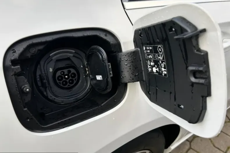 Mercedes-Benz A 250 (Clasa A) din 2024 cu 4.176 km - oferta MER208183 - foto 16