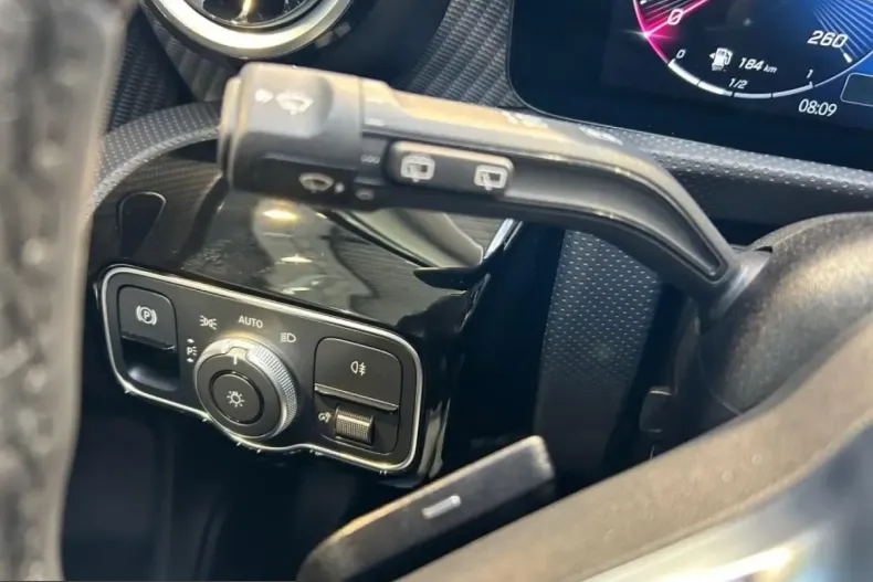 Mercedes-Benz A 200 (Clasa A) din 2024 cu 6.957 km - oferta MER208187 - foto 13