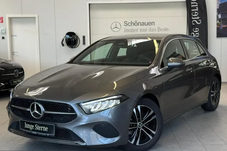 Mercedes-Benz A 200 (Clasa A) din 2024 cu 17.137 km - oferta MER208189 - foto 1