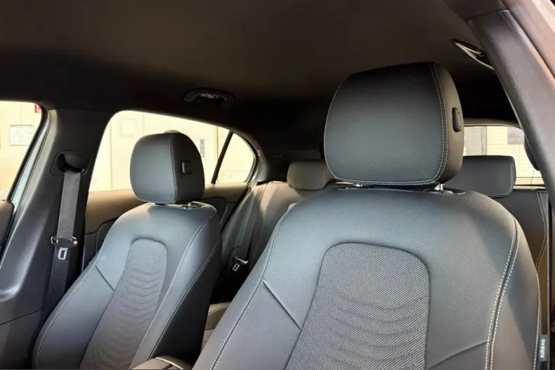 Mercedes-Benz A 200 (Clasa A) din 2024 cu 17.137 km - oferta MER208189 - foto 13