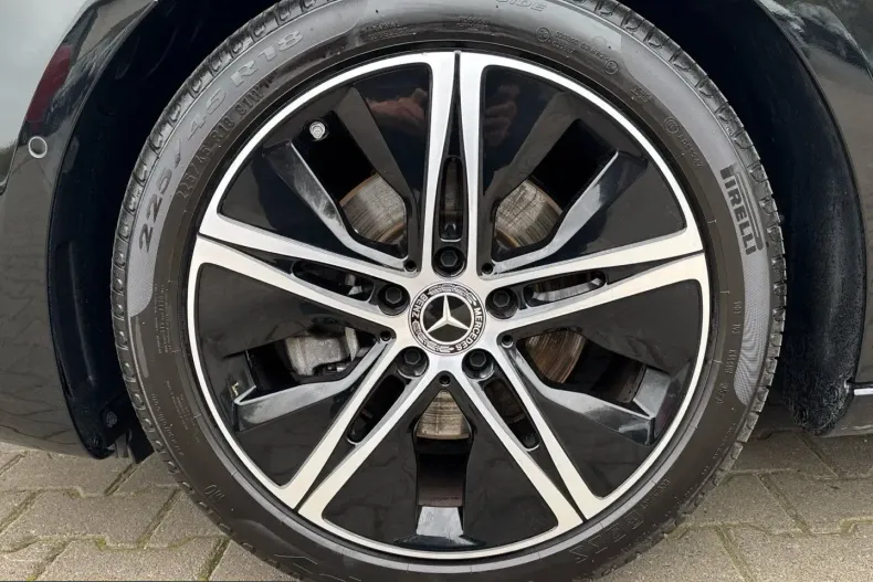 Mercedes-Benz A 200 (Clasa A) din 2024 cu 28.049 km - oferta MER208191 - foto 6