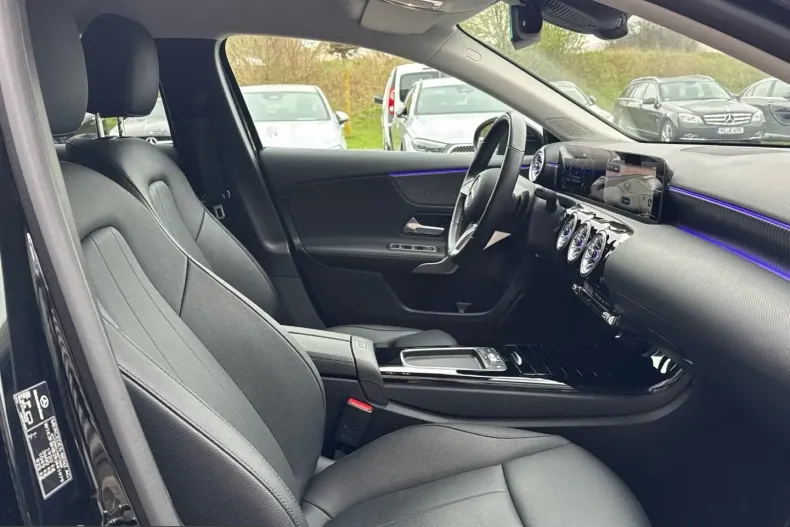 Mercedes-Benz A 200 (Clasa A) din 2024 cu 28.049 km - oferta MER208191 - foto 9