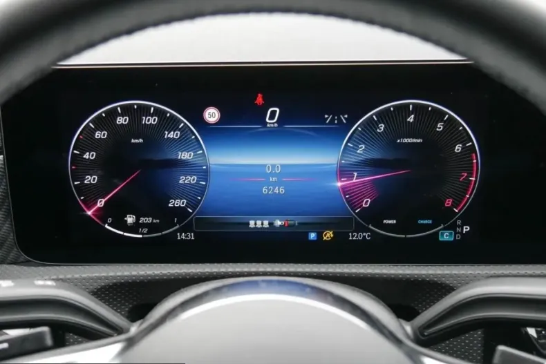 Mercedes-Benz A 200 (Clasa A) din 2024 cu 6.227 km - oferta MER208192 - foto 11