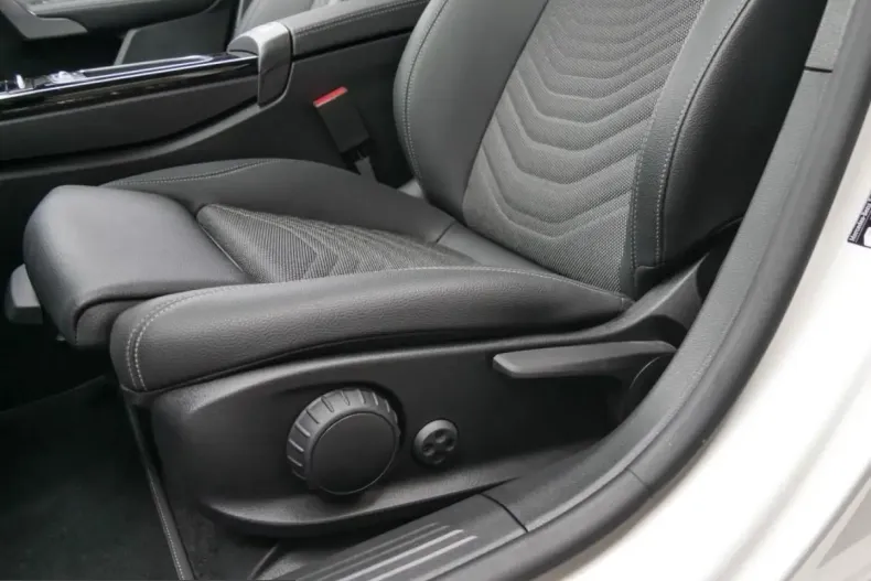 Mercedes-Benz A 200 (Clasa A) din 2024 cu 6.227 km - oferta MER208192 - foto 16