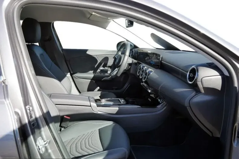 Mercedes-Benz A 200 (Clasa A) din 2025 cu 7.109 km - oferta MER208194 - foto 5