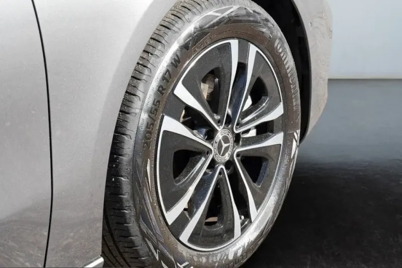 Mercedes-Benz A 200 (Clasa A) din 2025 cu 7.109 km - oferta MER208194 - foto 6