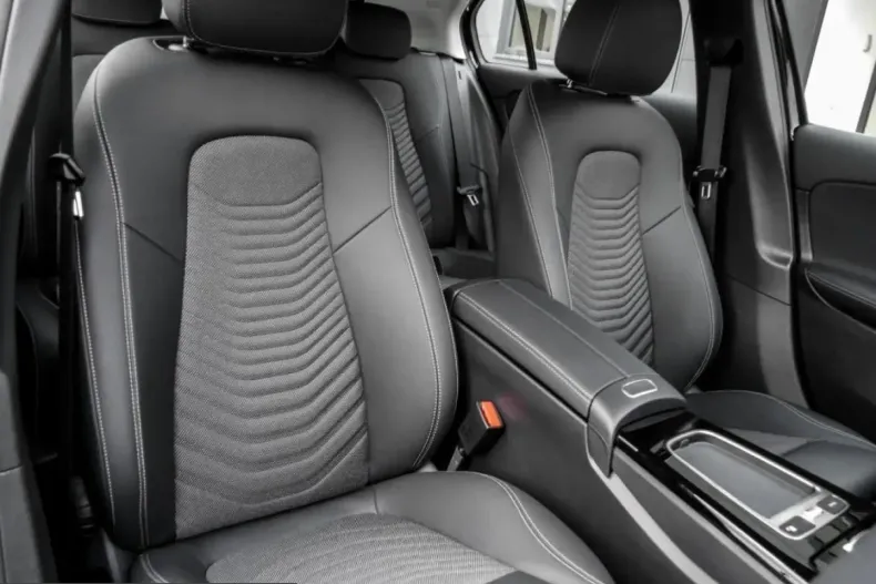 Mercedes-Benz A 200 (Clasa A) din 2024 cu 5.606 km - oferta MER208195 - foto 7