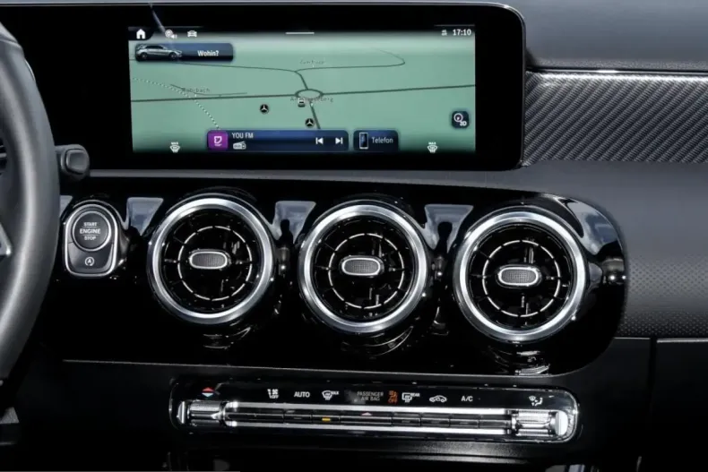 Mercedes-Benz A 200 (Clasa A) din 2024 cu 5.606 km - oferta MER208195 - foto 8