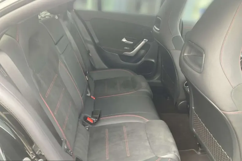 Mercedes-Benz CLA 200 (Clasa CLA) din 2024 cu 15.680 km - oferta MER208206 - foto 10