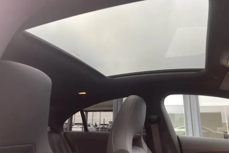 Mercedes-Benz CLA 200 (Clasa CLA) din 2024 cu 15.680 km - oferta MER208206 - foto 12