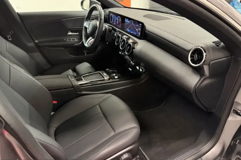 Mercedes-Benz CLA 200 (Clasa CLA) din 2024 cu 23.524 km - oferta MER208207 - foto 8