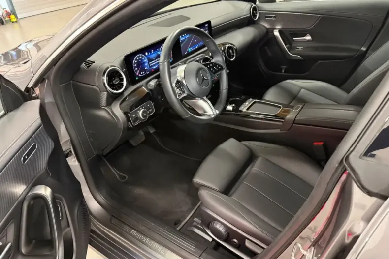 Mercedes-Benz CLA 200 (Clasa CLA) din 2024 cu 23.524 km - oferta MER208207 - foto 9