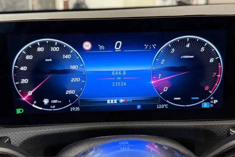 Mercedes-Benz CLA 200 (Clasa CLA) din 2024 cu 23.524 km - oferta MER208207 - foto 11