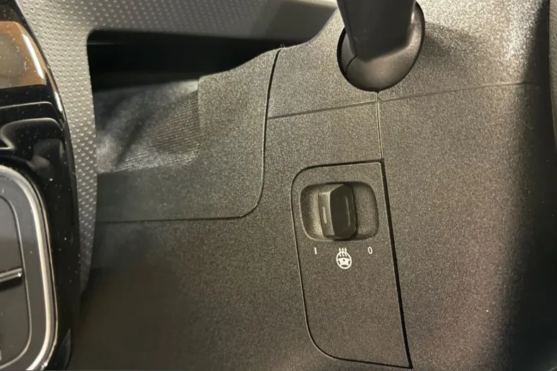 Mercedes-Benz CLA 200 (Clasa CLA) din 2024 cu 23.524 km - oferta MER208207 - foto 14