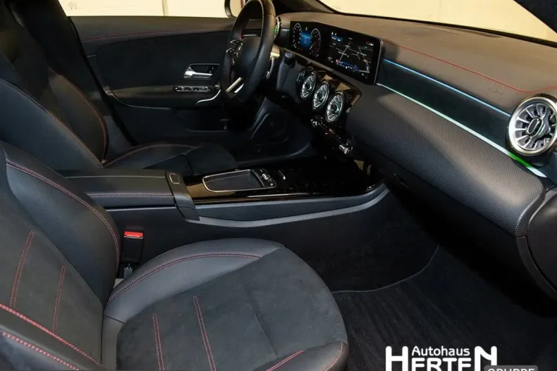 Mercedes-Benz CLA 200 (Clasa CLA) din 2025 cu 10.247 km - oferta MER208210 - foto 6