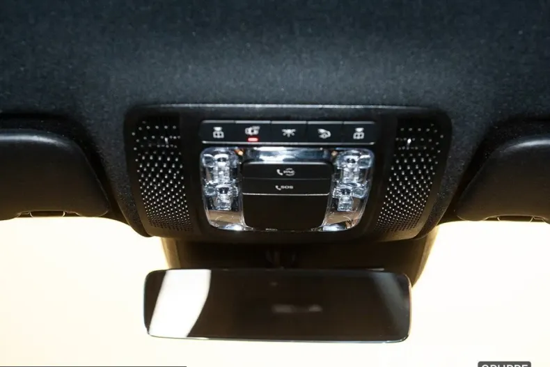 Mercedes-Benz CLA 200 (Clasa CLA) din 2025 cu 10.247 km - oferta MER208210 - foto 11