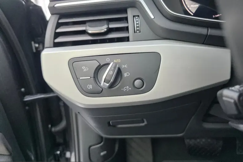 Audi A4 din 2022 cu 51.105 km - oferta AUD208213 - foto 28