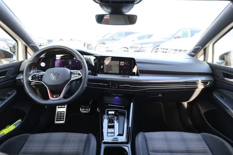 Volkswagen Golf din 2023 cu 10.389 km - oferta VOL208216 - foto 5