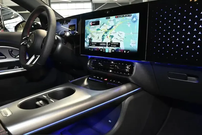 Mercedes-Benz CLA 200 (Clasa CLA) din 2025 cu 9.900 km - oferta MER208217 - foto 15