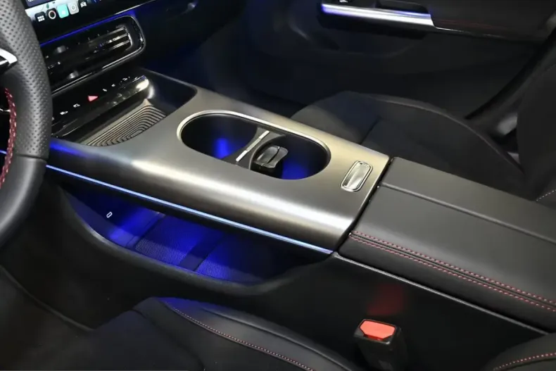 Mercedes-Benz CLA 200 (Clasa CLA) din 2025 cu 9.900 km - oferta MER208217 - foto 16