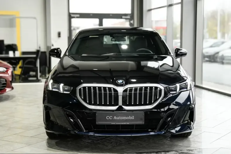 BMW 520 (Seria 5) din 2025 cu 11.855 km - oferta BMW208222 - foto 1