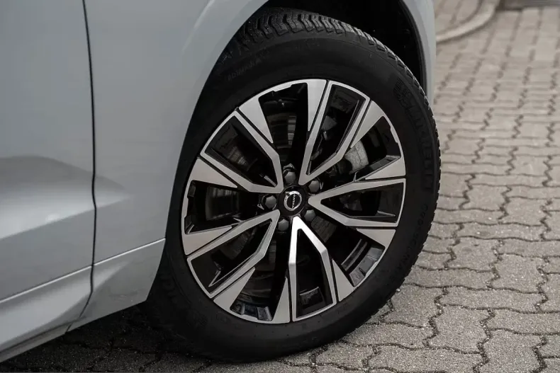 Volvo XC60 din 2024 cu 37.400 km - oferta VOL208225 - foto 5