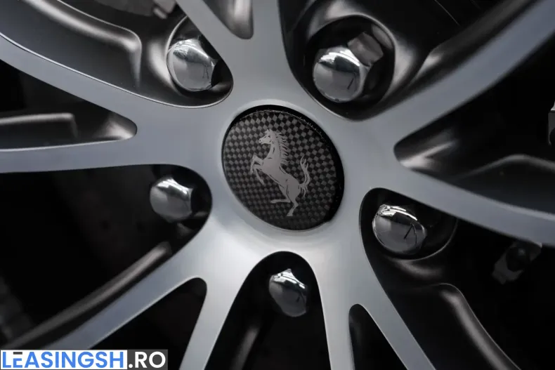 Ferrari 812 din 2023 cu 1.250 km - oferta FER208229 - foto 25
