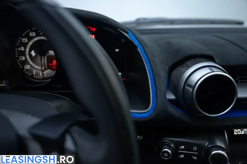 Ferrari 812 din 2023 cu 1.250 km - oferta FER208229 - foto 38