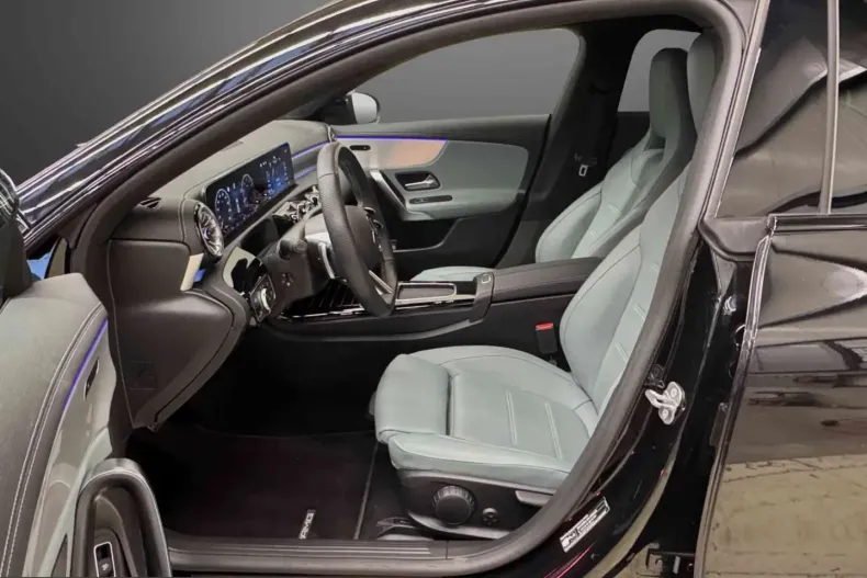 Mercedes-Benz CLA 200 (Clasa CLA) din 2024 cu 24.027 km - oferta MER208234 - foto 7