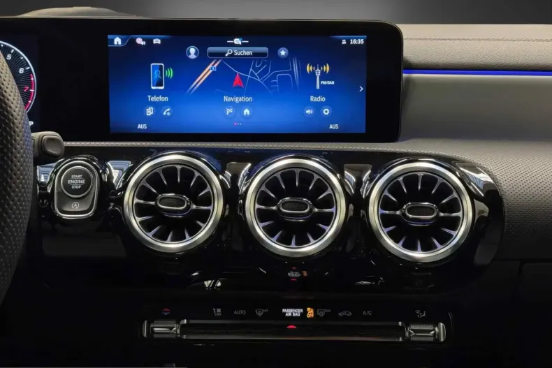 Mercedes-Benz CLA 200 (Clasa CLA) din 2024 cu 24.027 km - oferta MER208234 - foto 16