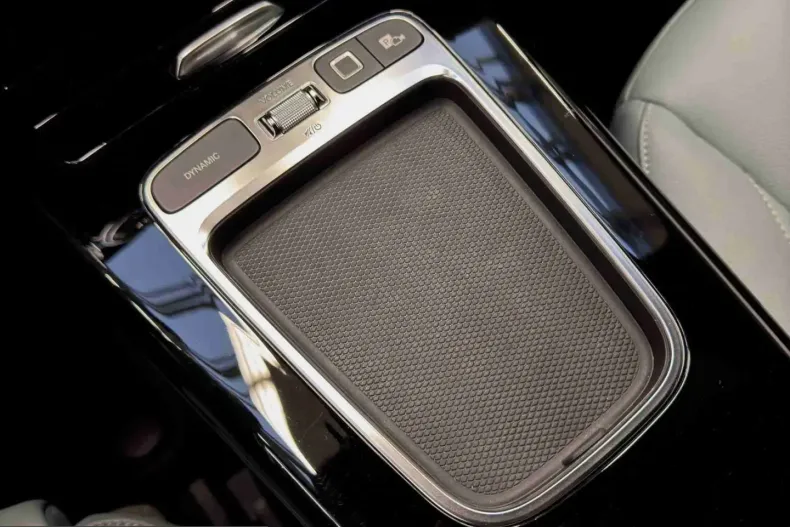 Mercedes-Benz CLA 200 (Clasa CLA) din 2024 cu 24.027 km - oferta MER208234 - foto 19