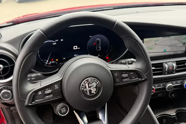 Alfa Romeo Giulia din 2023 cu 8.800 km - oferta ALF208235 - foto 20