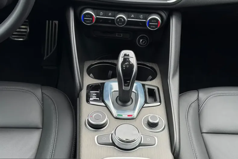 Alfa Romeo Giulia din 2023 cu 8.800 km - oferta ALF208235 - foto 22