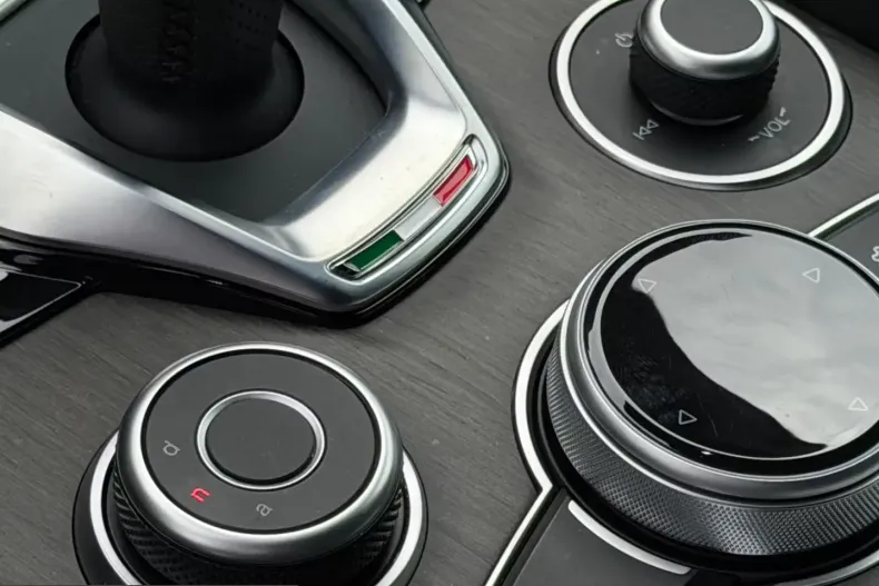 Alfa Romeo Giulia din 2023 cu 8.800 km - oferta ALF208235 - foto 28