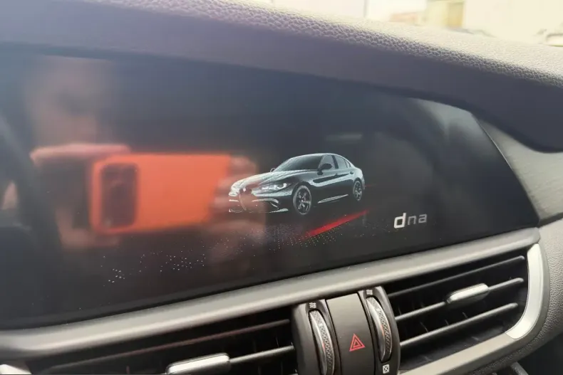 Alfa Romeo Giulia din 2023 cu 8.800 km - oferta ALF208235 - foto 29