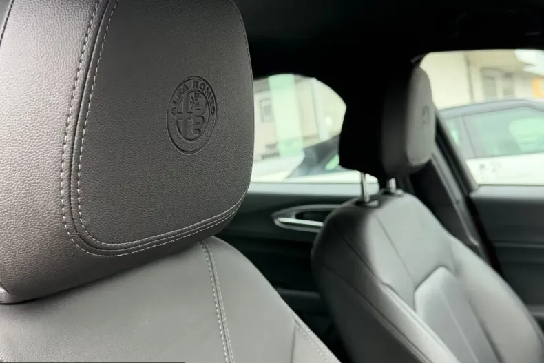 Alfa Romeo Giulia din 2023 cu 8.800 km - oferta ALF208235 - foto 36